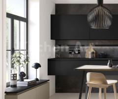 Cuisine ouverte chic équipée avec ilot central et façades mates gris beige - 2