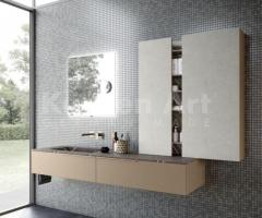 Salle de bains élégante avec éléments hauts et miroir magnétique – Design raffiné et structuré - 6
